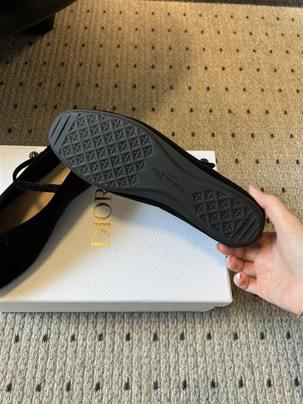 20251127171616841 320